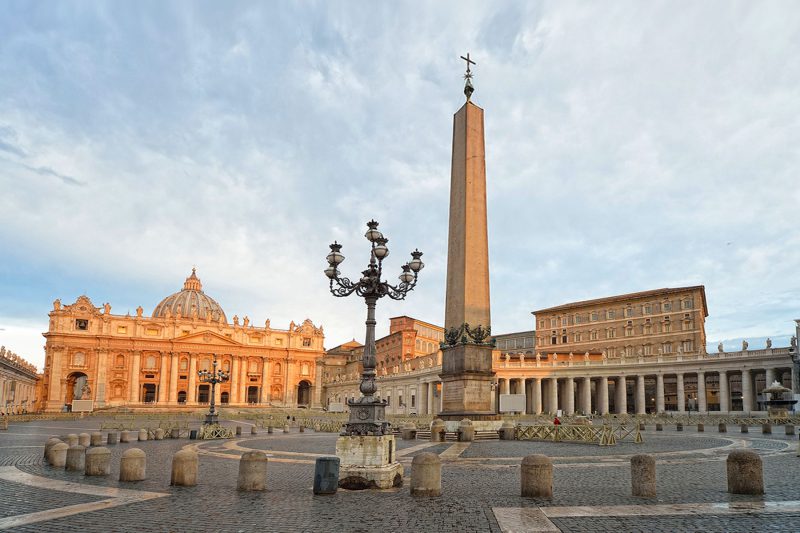 Italia Vaticano Plaza San Pedro obelisco